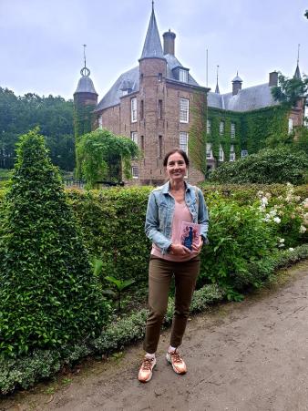 Lianne Damen bij het Slot Zuylen in Utrecht.